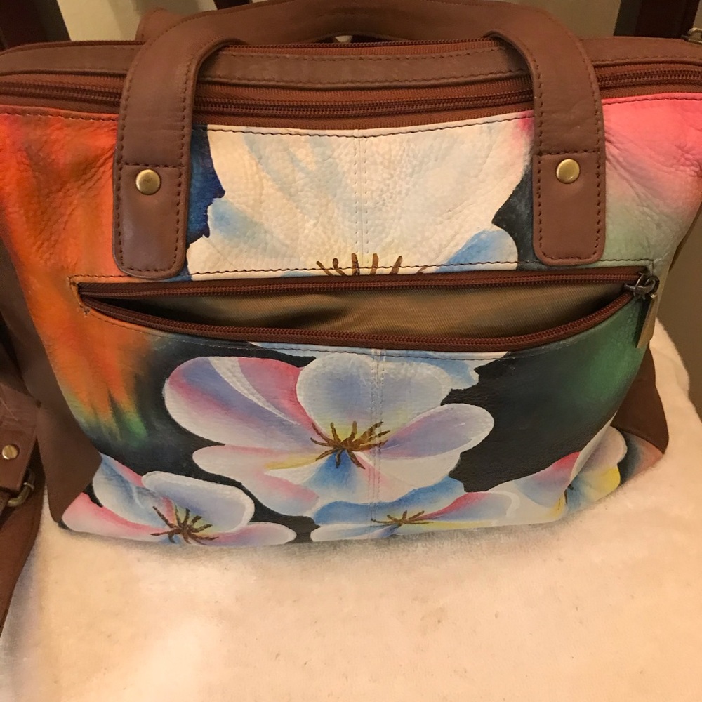 Sukriti Leather Painted elegant lady with hat Crossbody Bag with removable strap - Picture 8 of 12